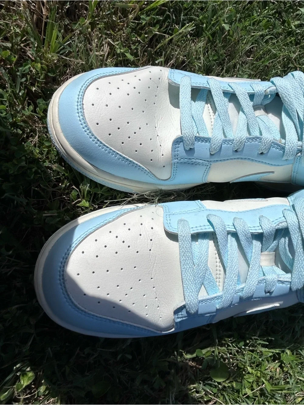 Nike Kids Low-Top Sneakers in Sky Blue and White